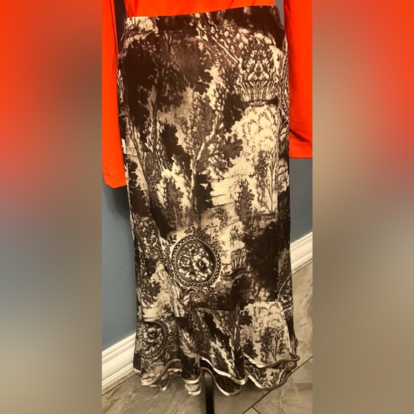 NWT Beautifully Flowing Brown Printed Skirt Longer in the Back!! - Picture 1 of 13